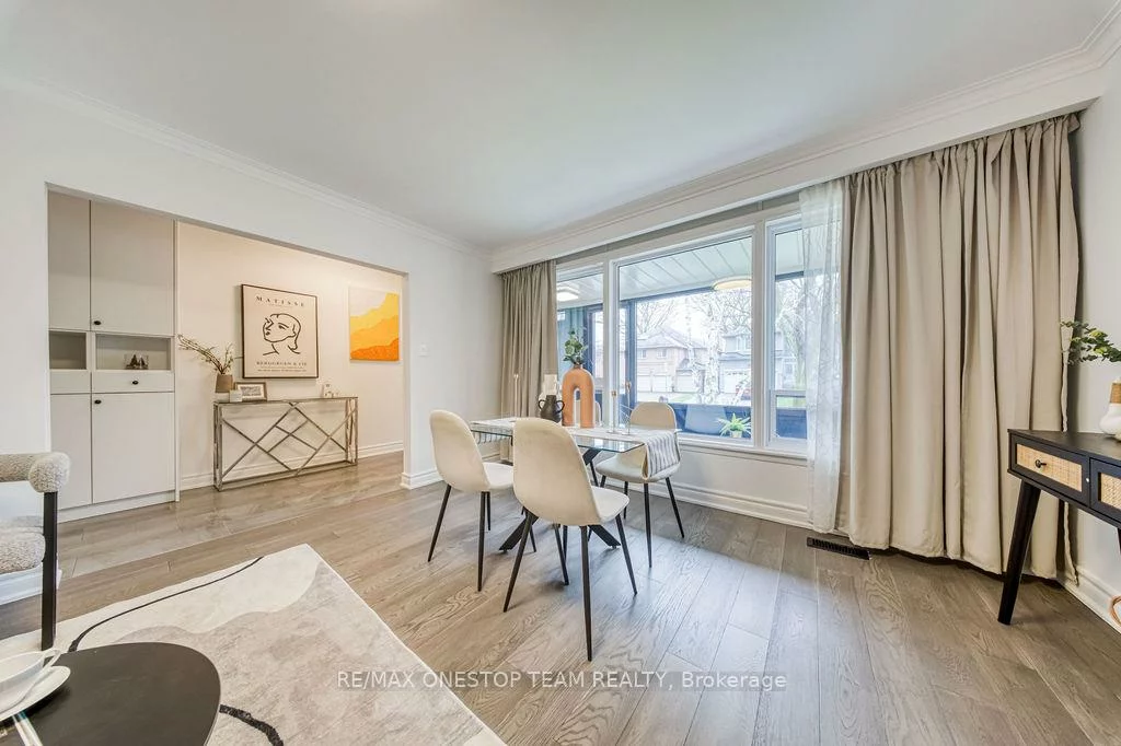 238, Dunview, Willowdale East, Toronto
