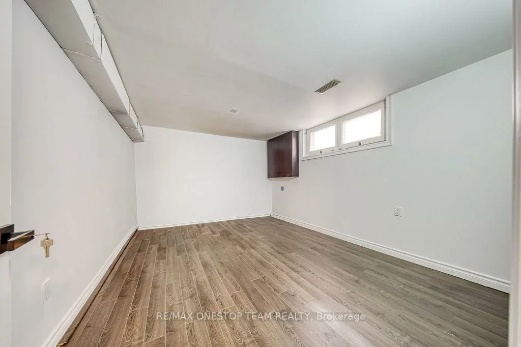 238, Dunview, Willowdale East, Toronto