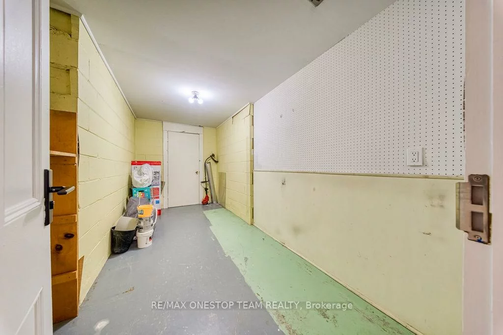 238, Dunview, Willowdale East, Toronto