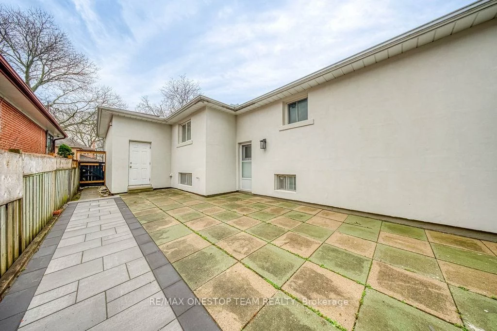 238, Dunview, Willowdale East, Toronto