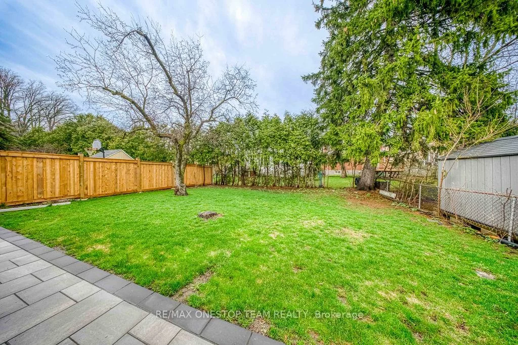 238, Dunview, Willowdale East, Toronto
