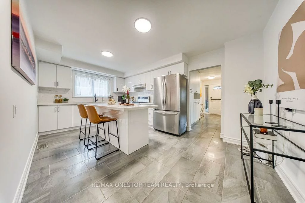 238, Dunview, Willowdale East, Toronto