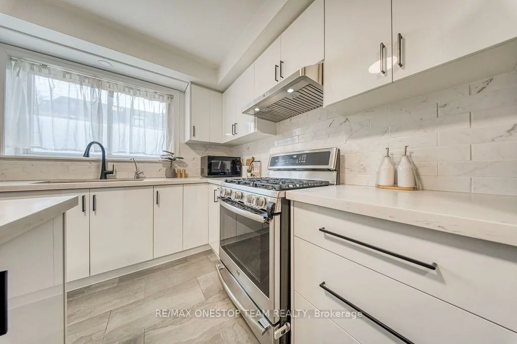 238, Dunview, Willowdale East, Toronto