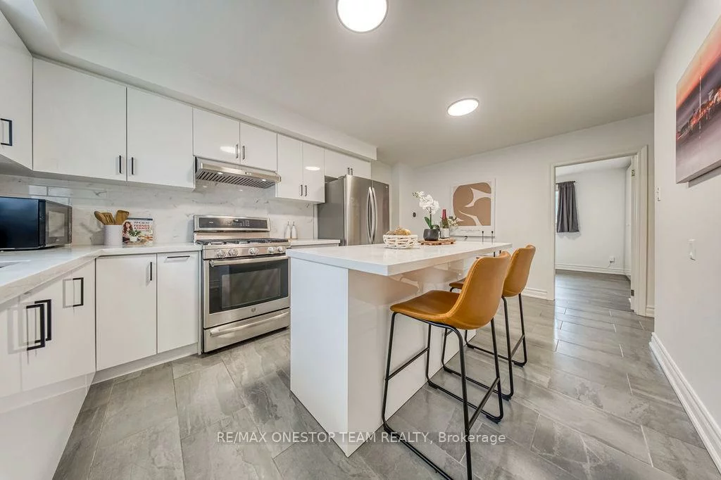 238, Dunview, Willowdale East, Toronto