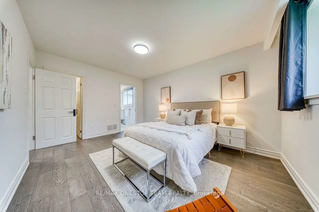 238, Dunview, Willowdale East, Toronto