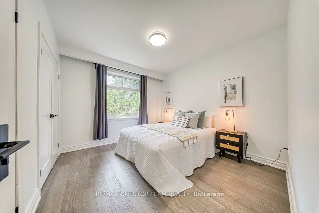 238, Dunview, Willowdale East, Toronto