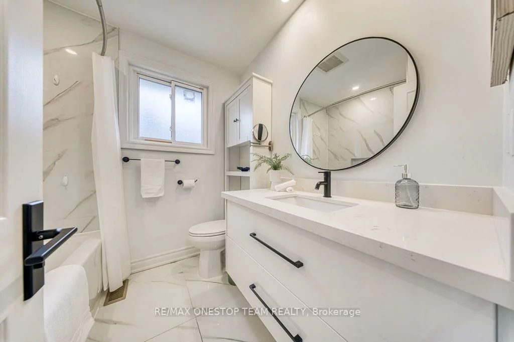 238, Dunview, Willowdale East, Toronto