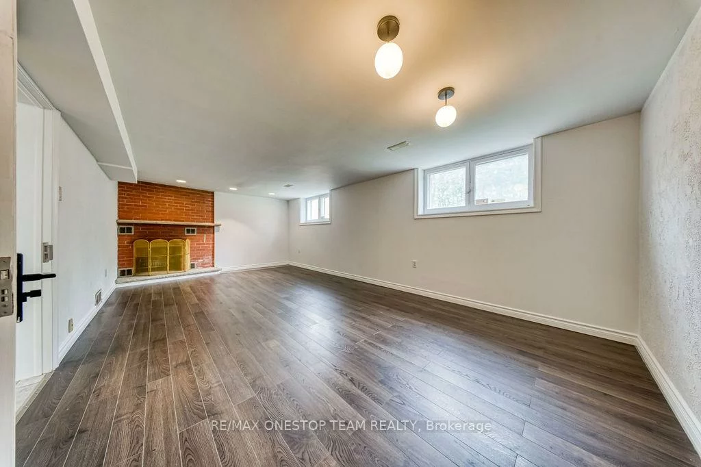 238, Dunview, Willowdale East, Toronto