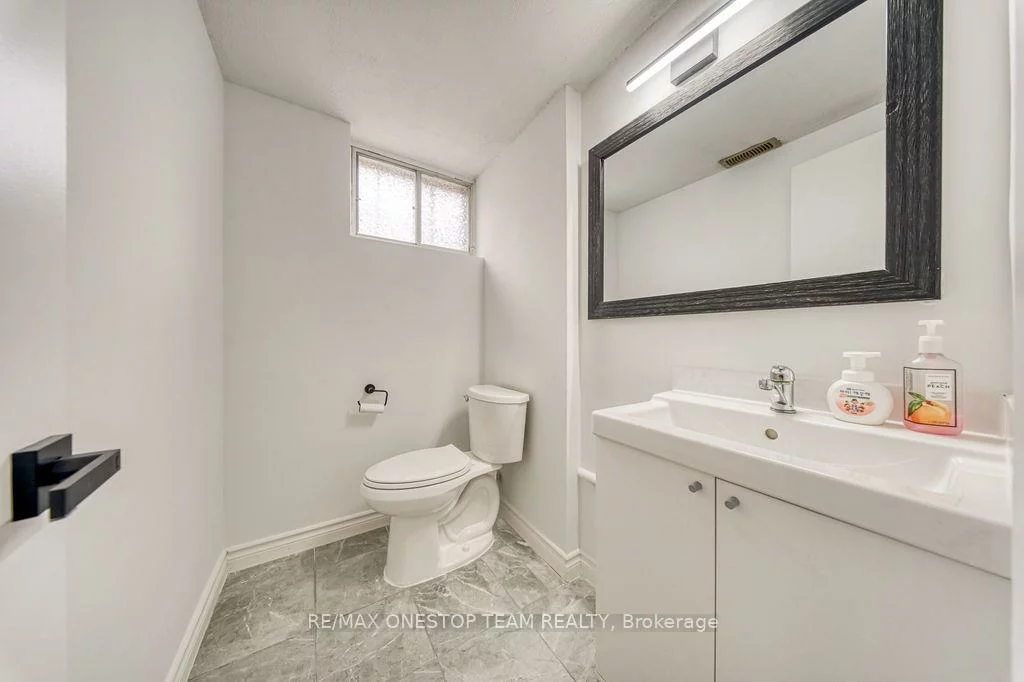 238, Dunview, Willowdale East, Toronto