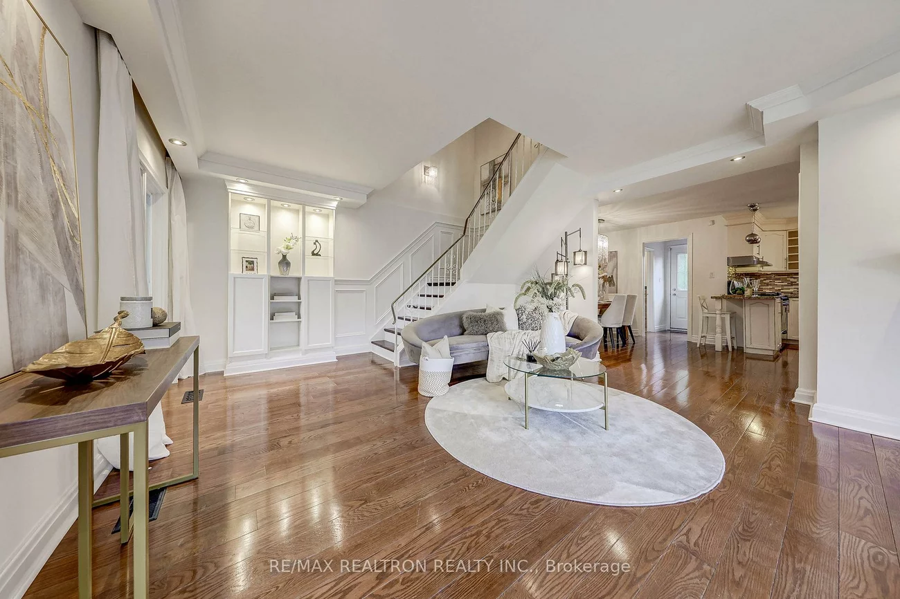 188, Maplehurst, Willowdale East, Toronto