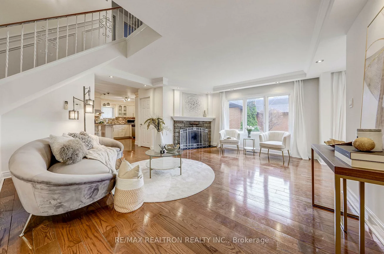 188, Maplehurst, Willowdale East, Toronto