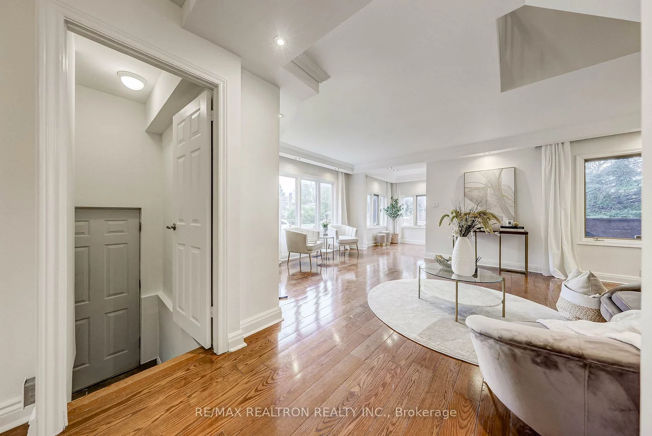 188, Maplehurst, Willowdale East, Toronto