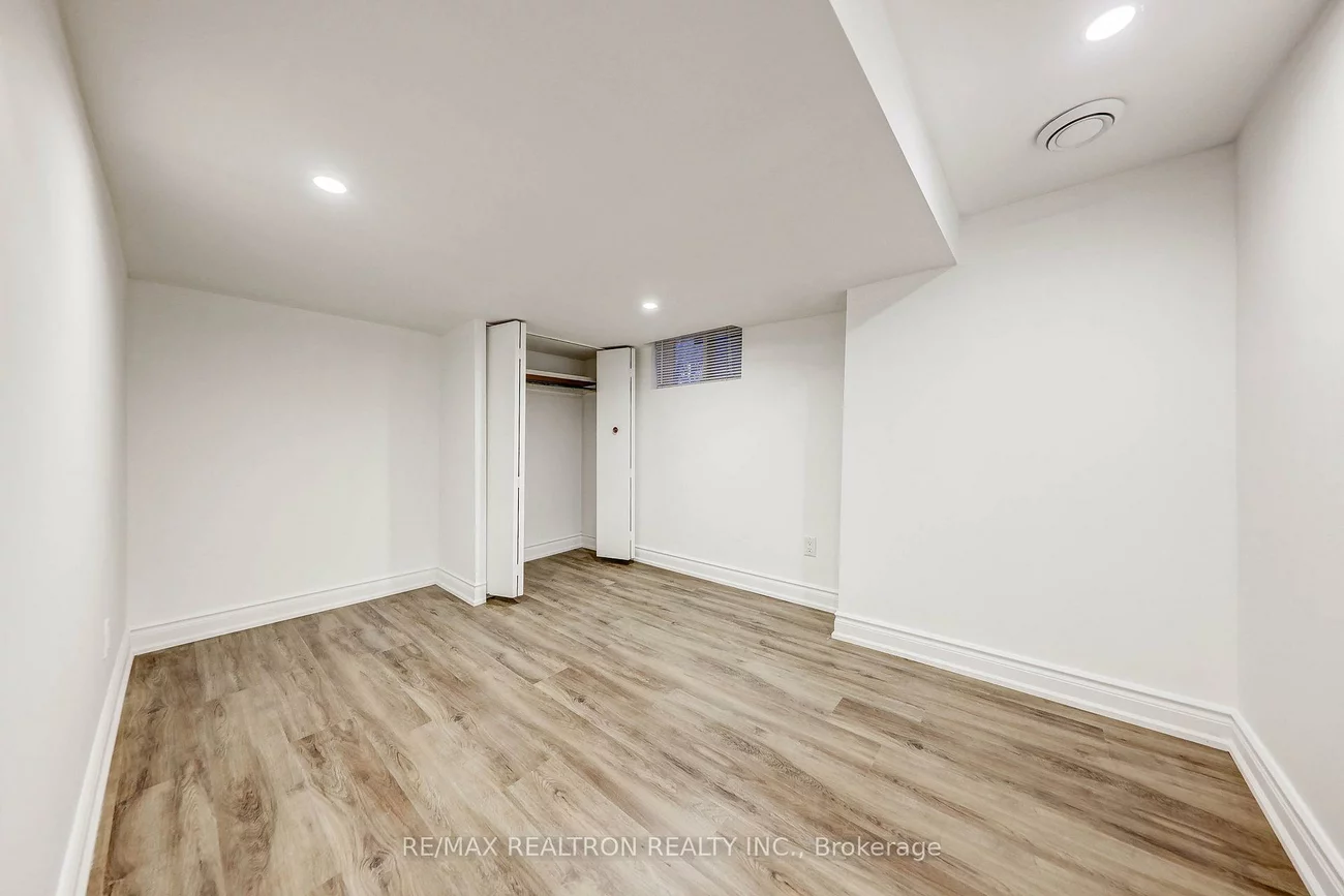 188, Maplehurst, Willowdale East, Toronto