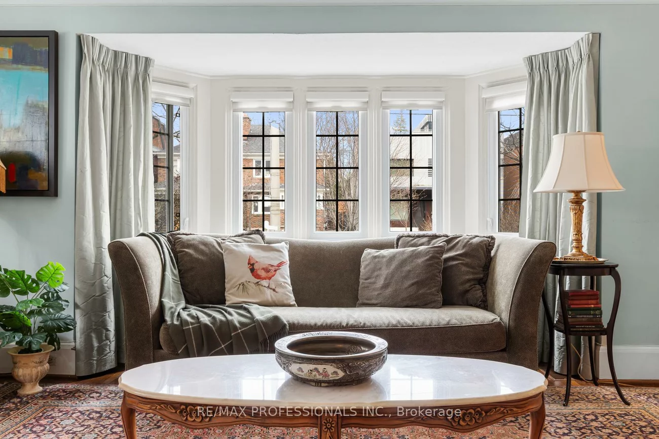 85, Sherwood, Mount Pleasant East, Toronto