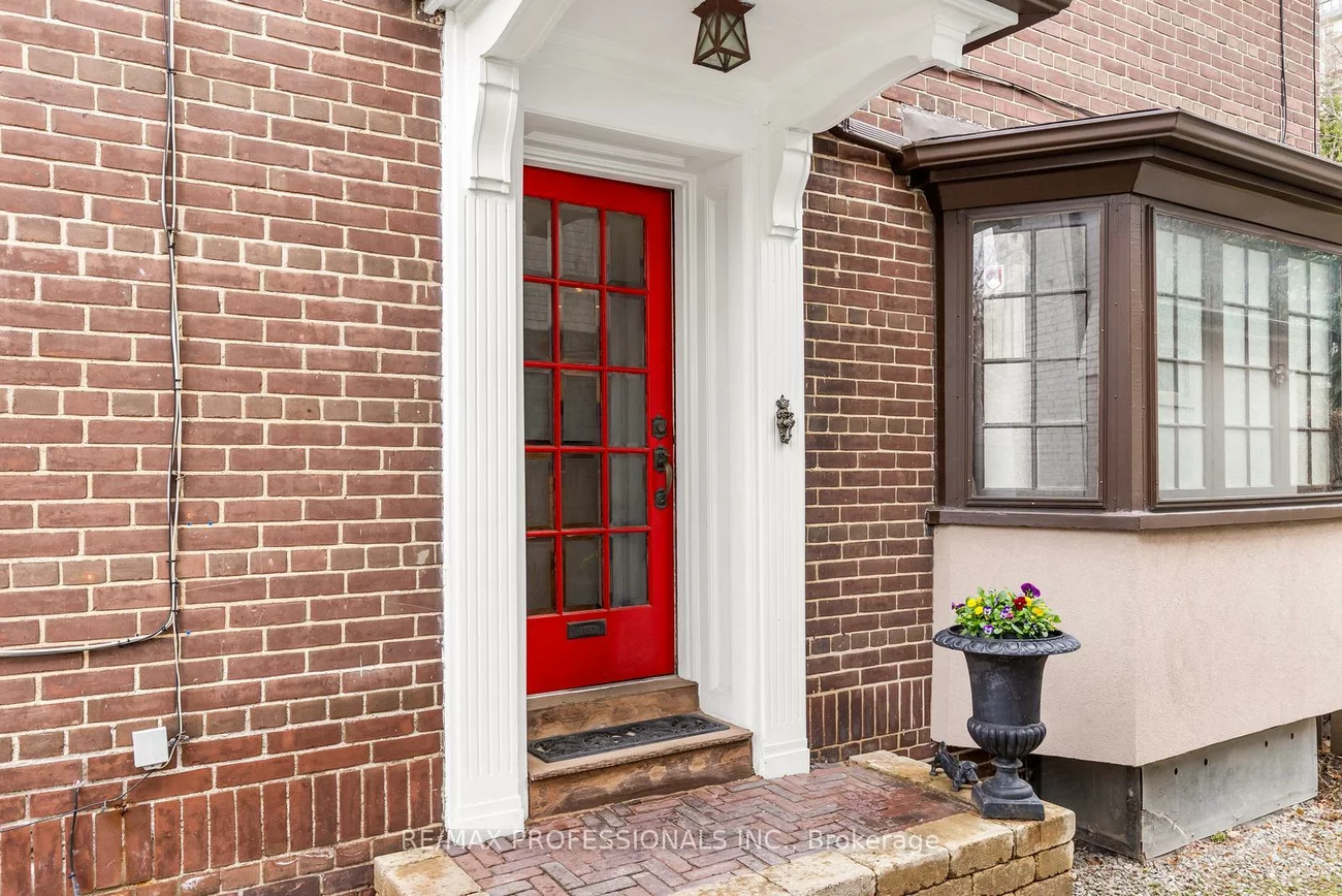 85, Sherwood, Mount Pleasant East, Toronto