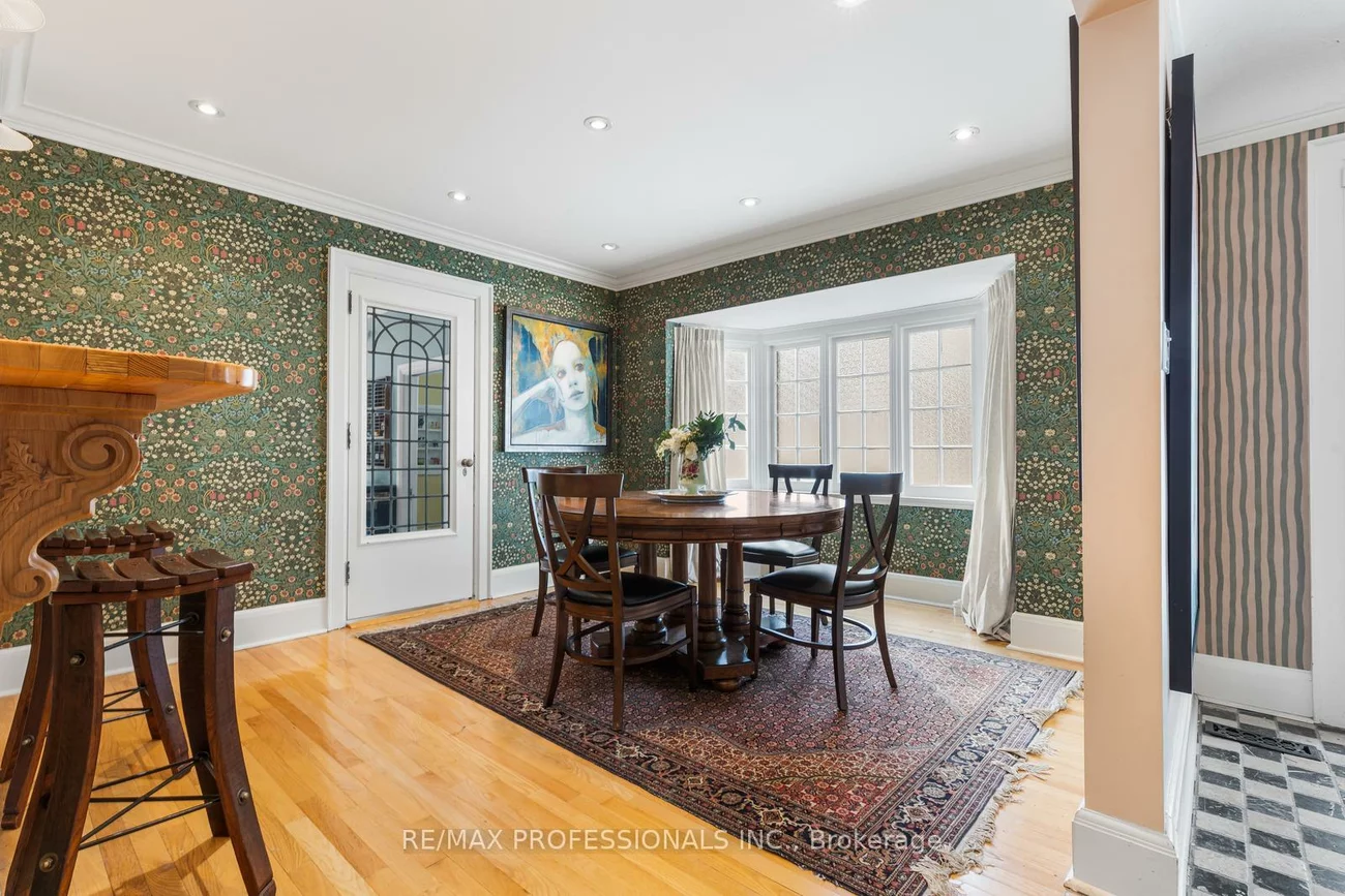 85, Sherwood, Mount Pleasant East, Toronto