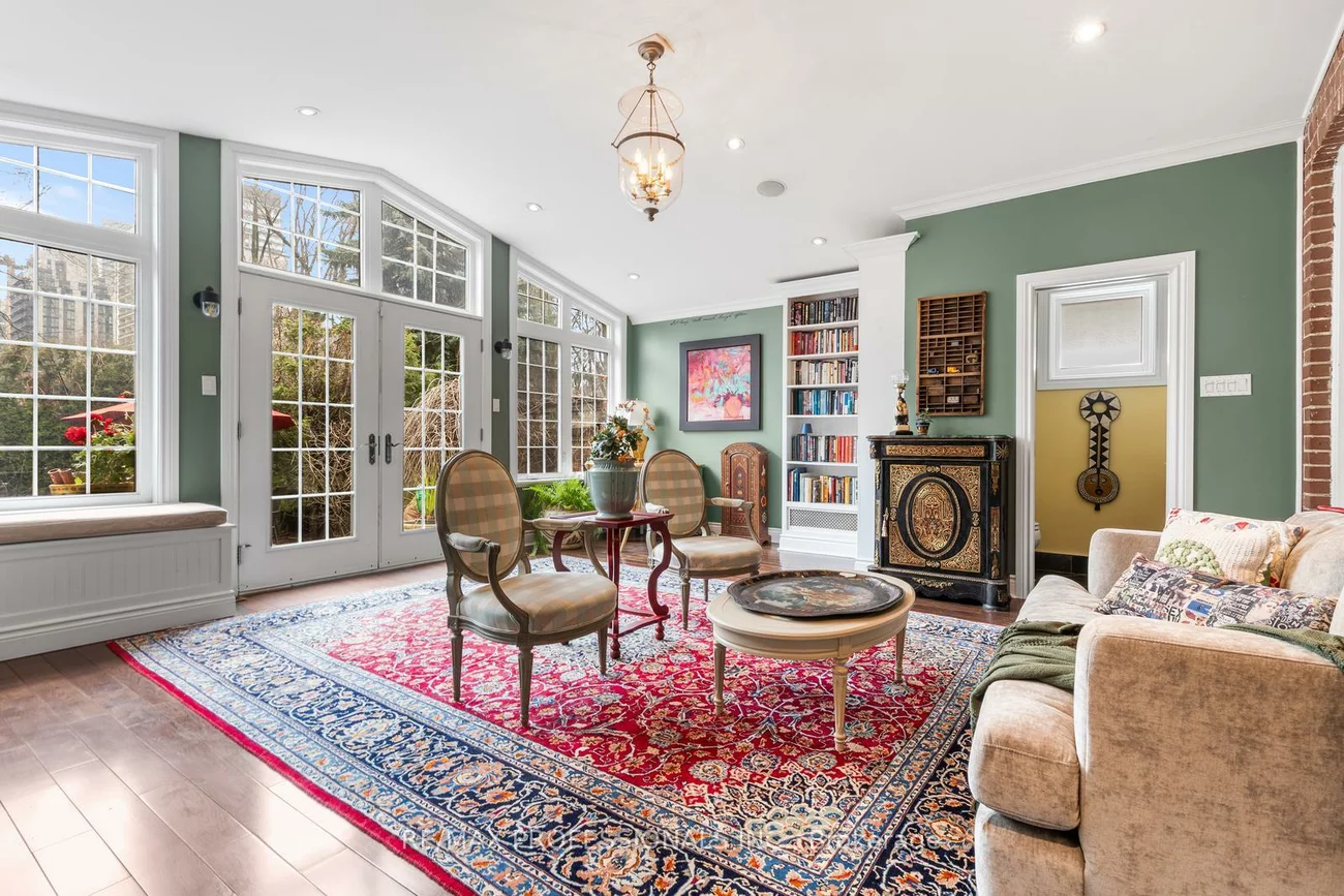 85, Sherwood, Mount Pleasant East, Toronto