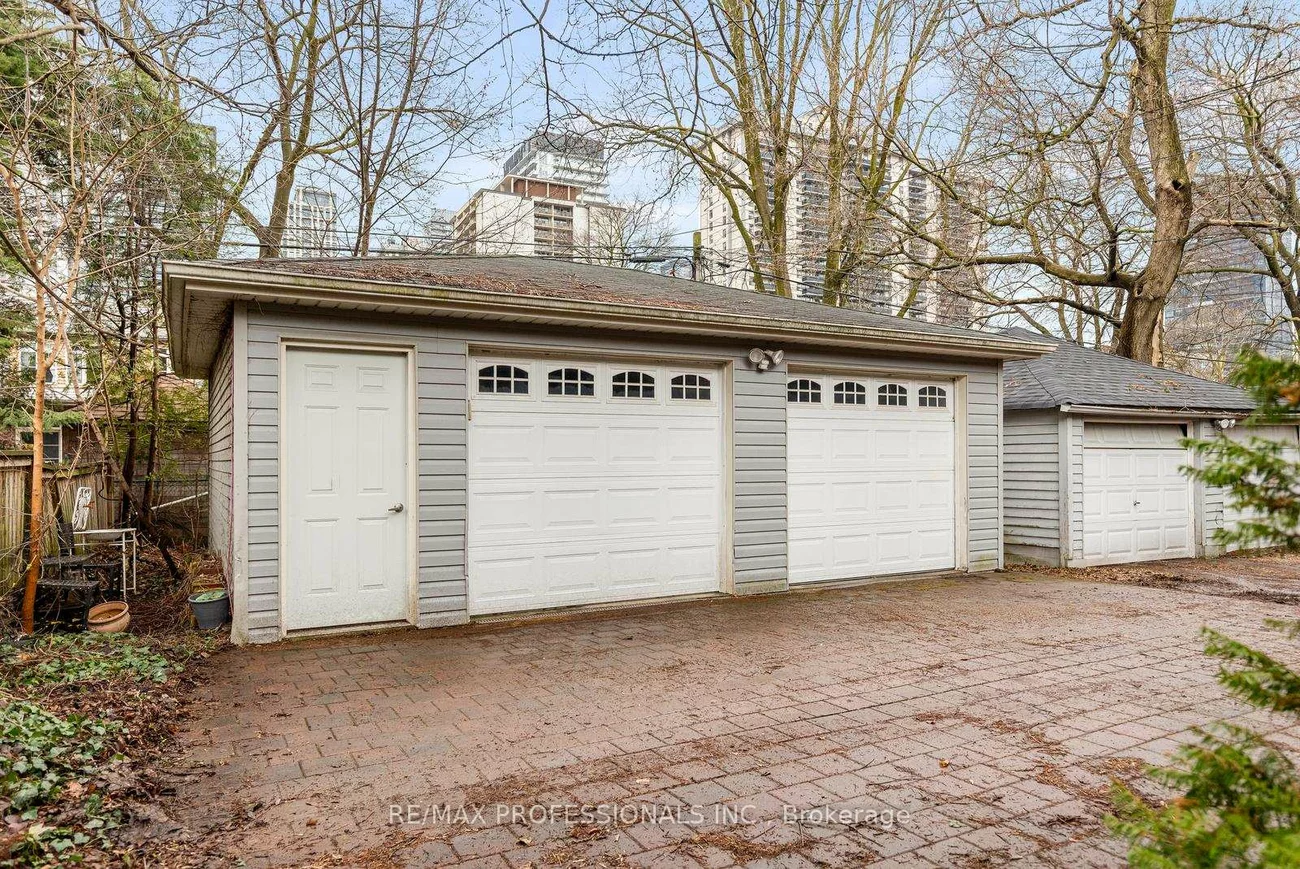 85, Sherwood, Mount Pleasant East, Toronto