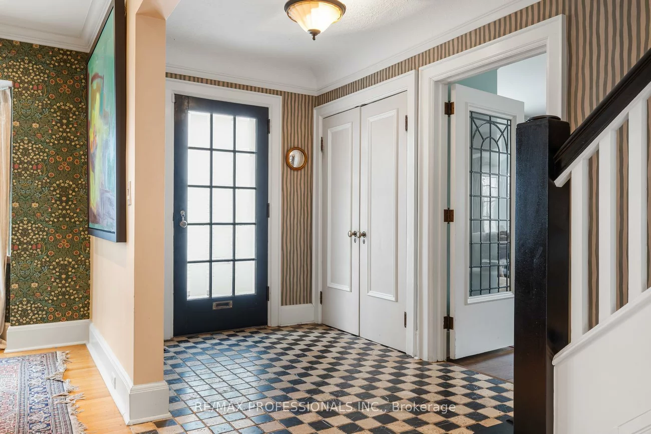 85, Sherwood, Mount Pleasant East, Toronto