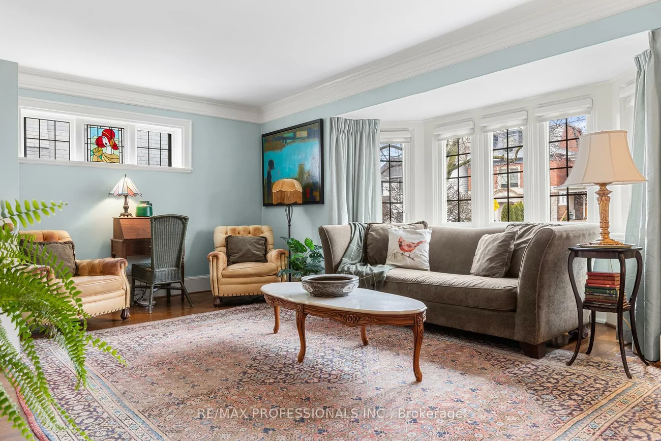 85, Sherwood, Mount Pleasant East, Toronto