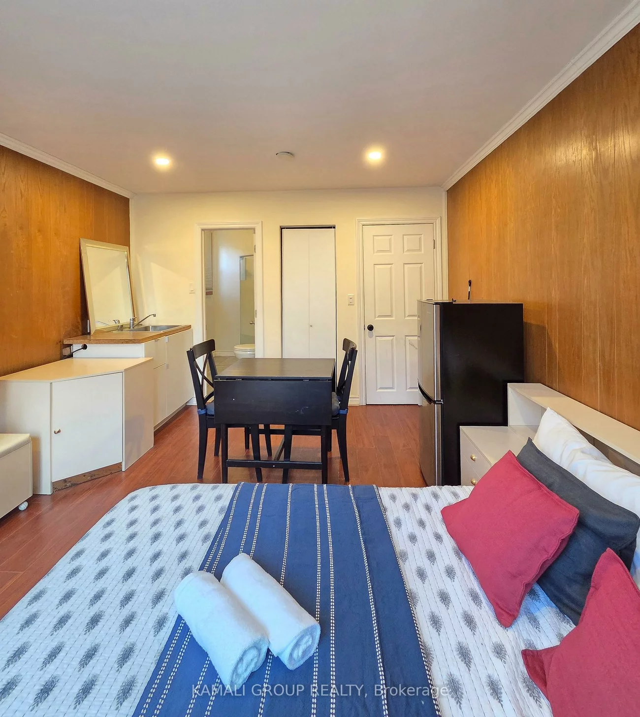 66, Hawksbury, Bayview Village, Toronto