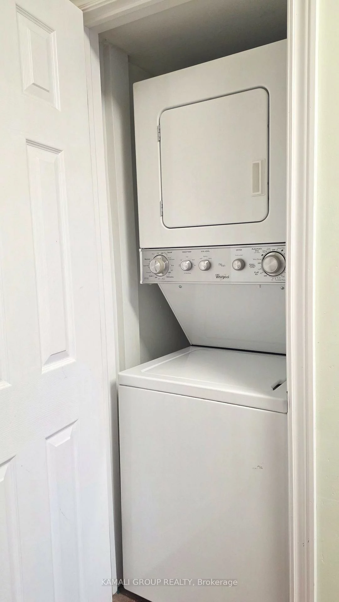 66, Hawksbury, Bayview Village, Toronto