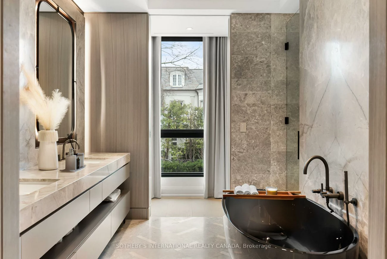 106, Glenayr, Forest Hill South, Toronto