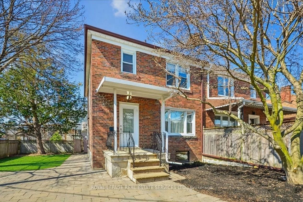 352, Winnett, Oakwood Village, Toronto