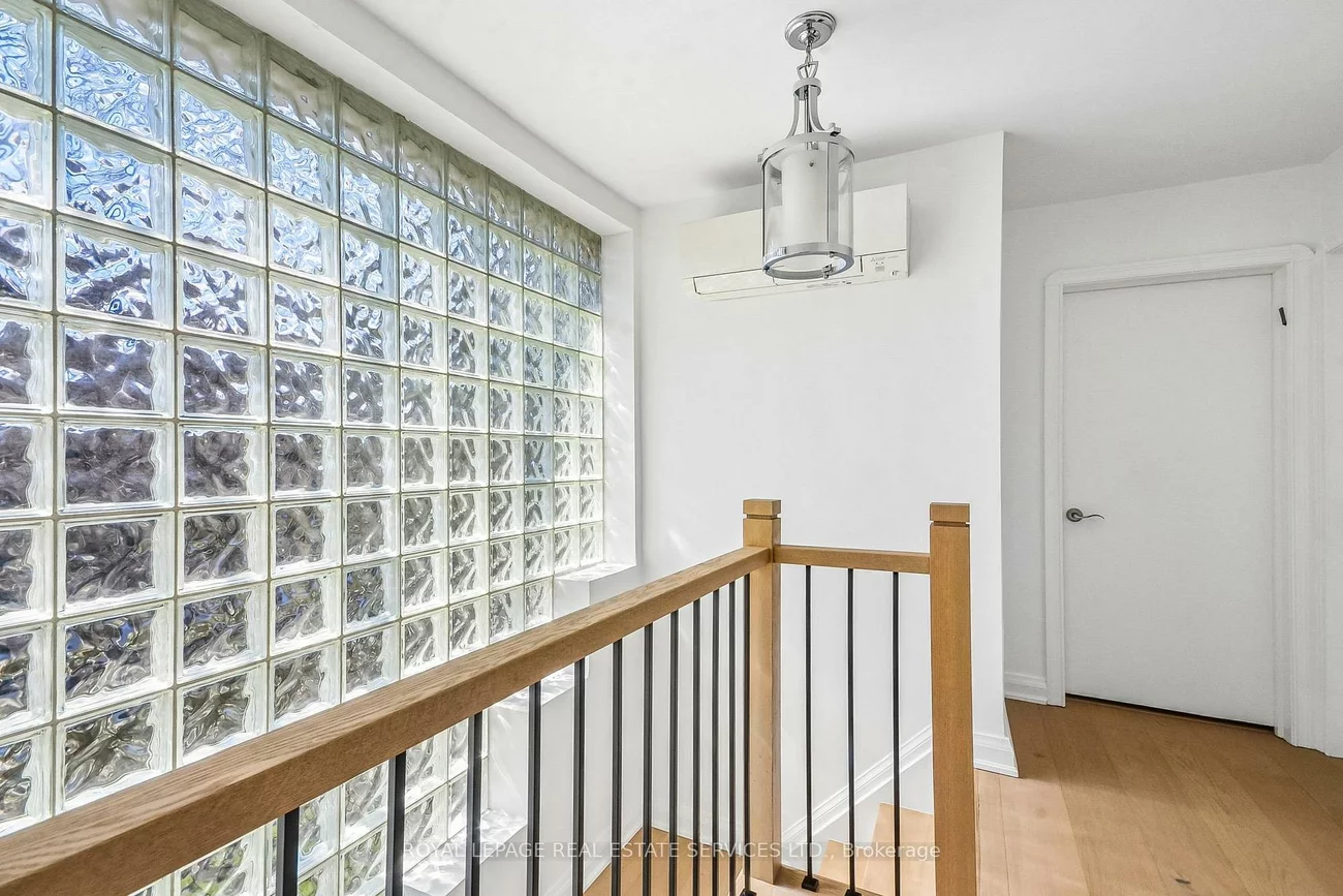 352, Winnett, Oakwood Village, Toronto