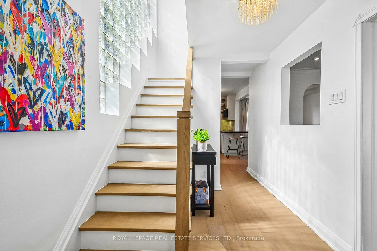 352, Winnett, Oakwood Village, Toronto