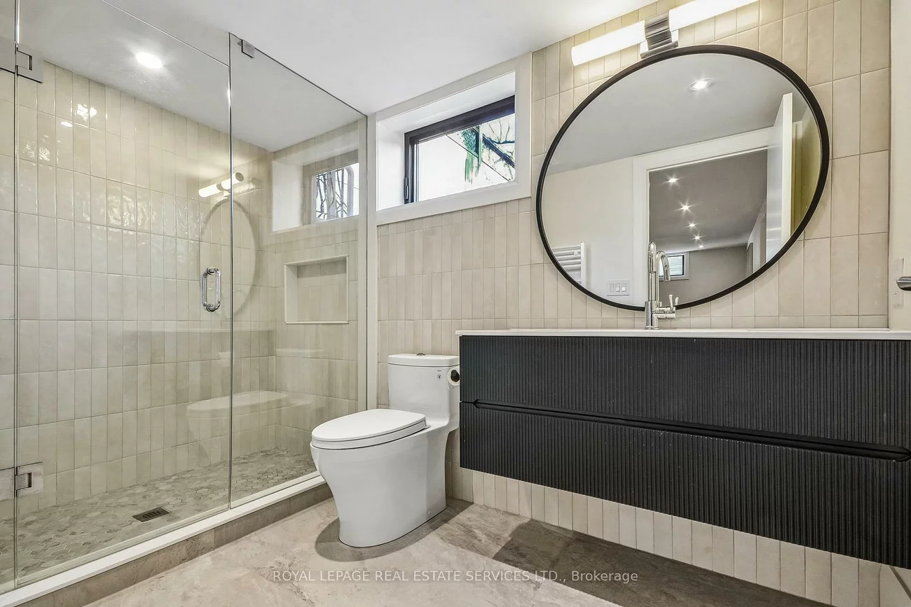 352, Winnett, Oakwood Village, Toronto