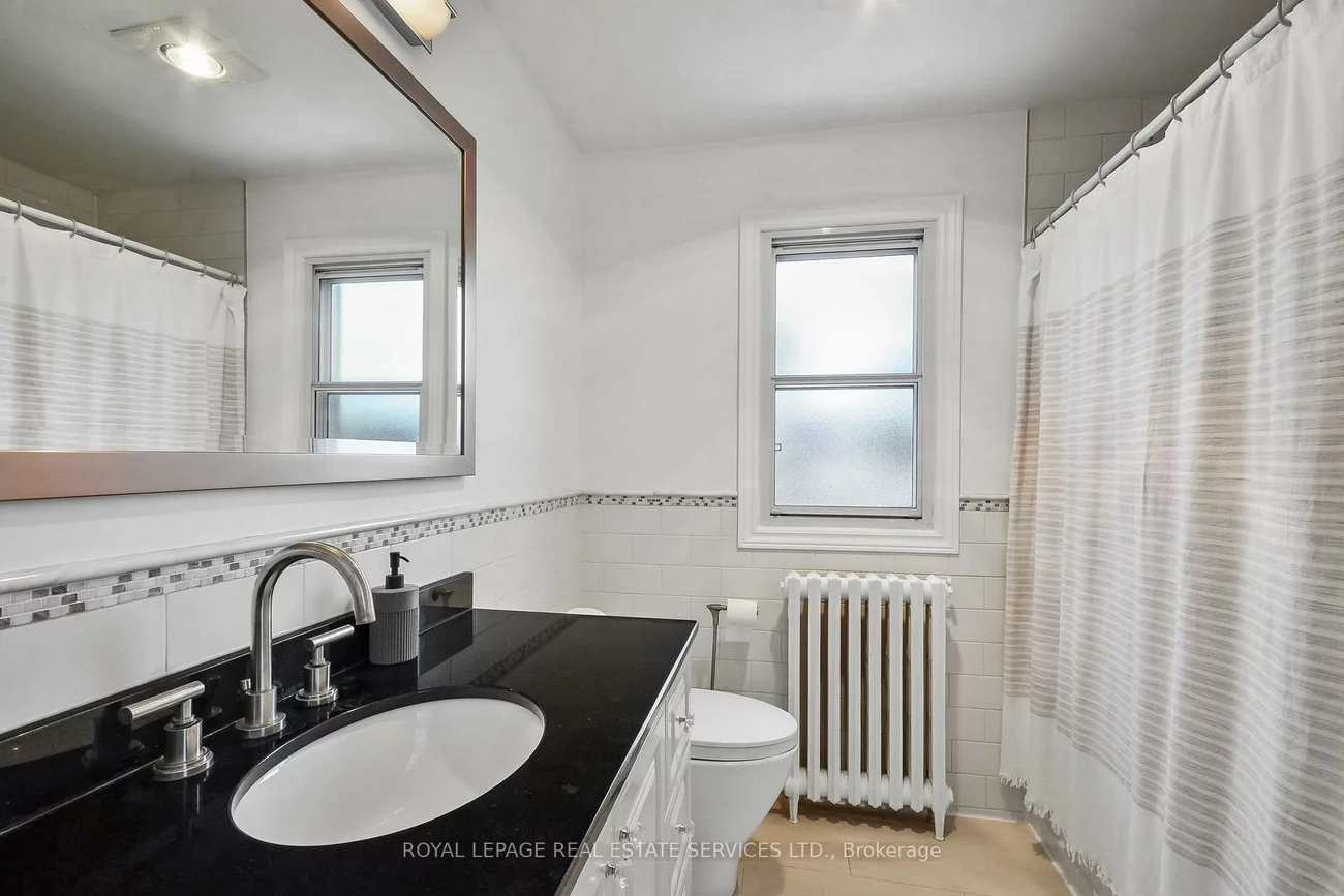 352, Winnett, Oakwood Village, Toronto