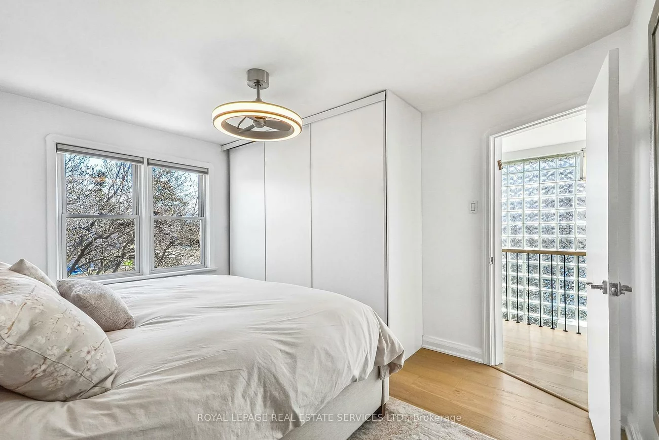 352, Winnett, Oakwood Village, Toronto