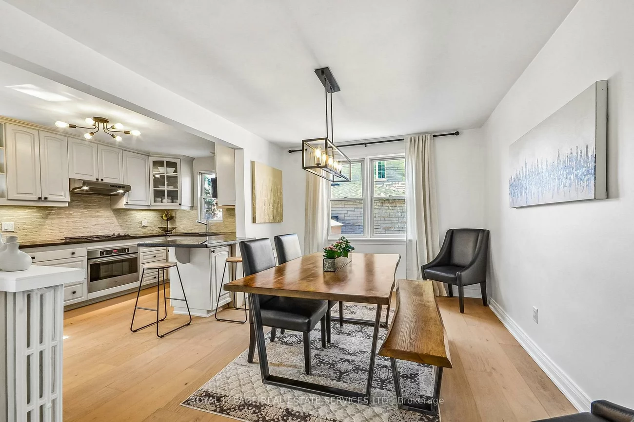 352, Winnett, Oakwood Village, Toronto