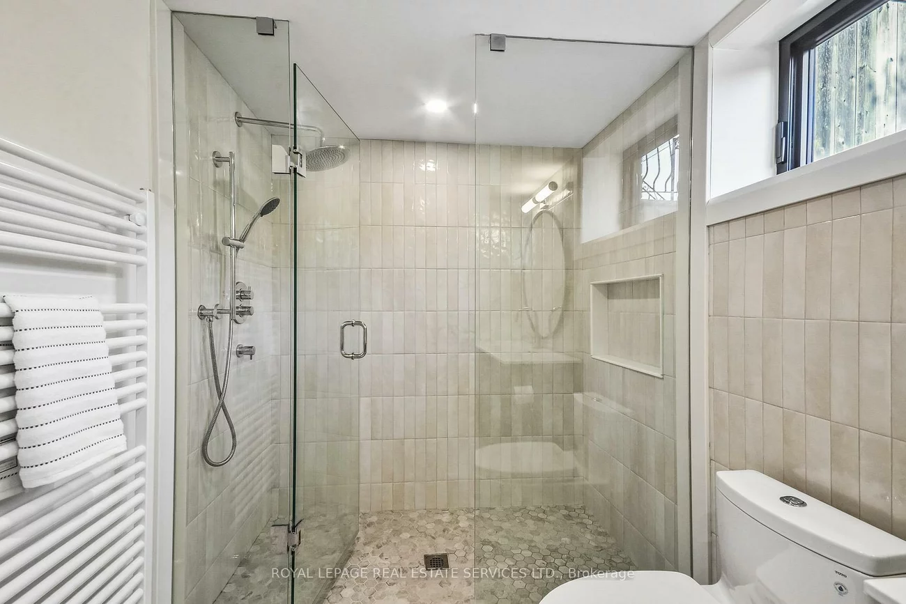 352, Winnett, Oakwood Village, Toronto