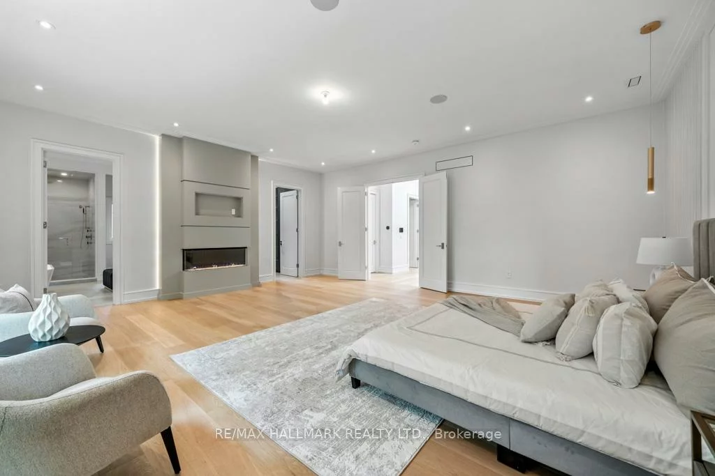 215, Northwood, Newtonbrook East, Toronto