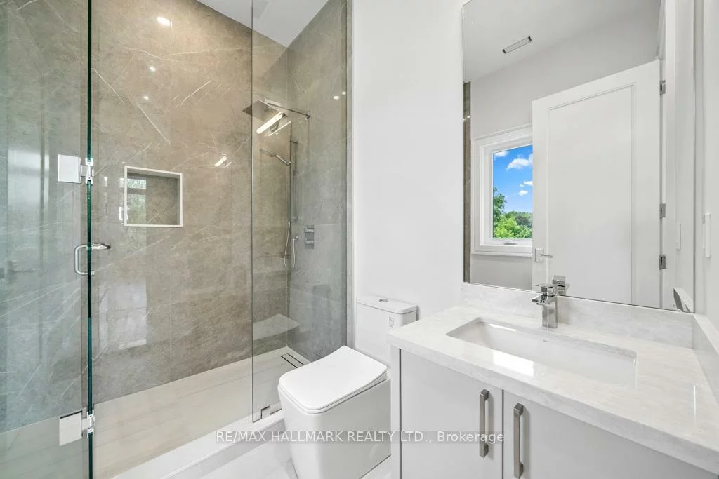 215, Northwood, Newtonbrook East, Toronto