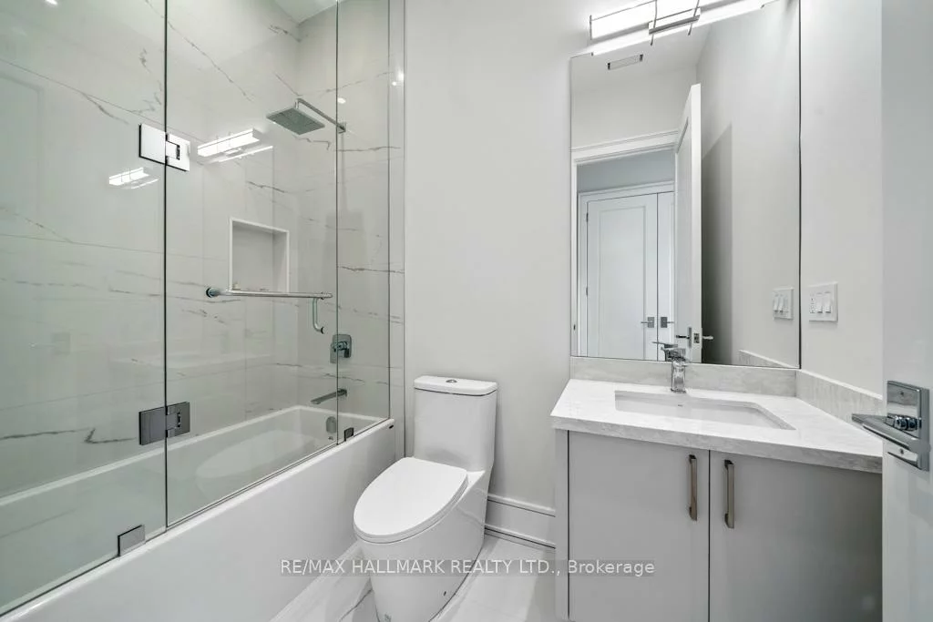 215, Northwood, Newtonbrook East, Toronto