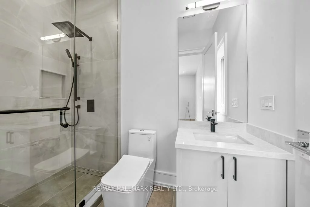 215, Northwood, Newtonbrook East, Toronto