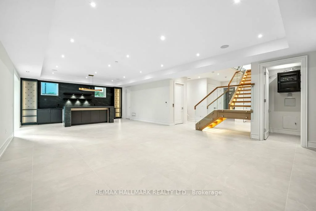 215, Northwood, Newtonbrook East, Toronto