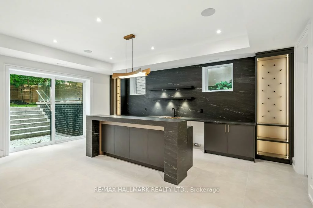 215, Northwood, Newtonbrook East, Toronto