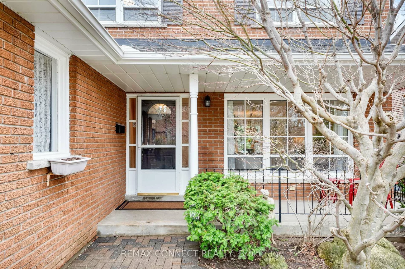16, Shadberry, Hillcrest Village, Toronto