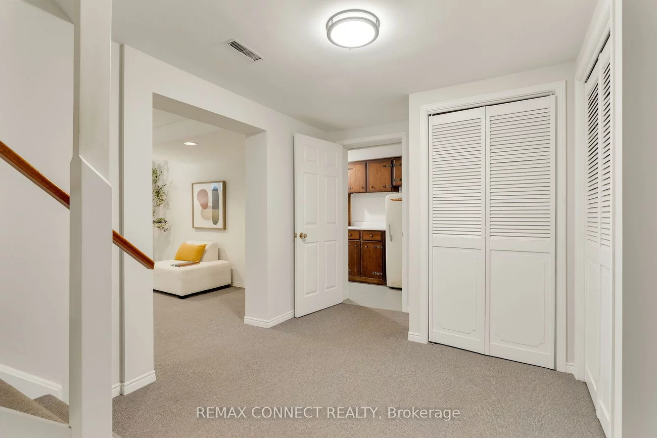 16, Shadberry, Hillcrest Village, Toronto