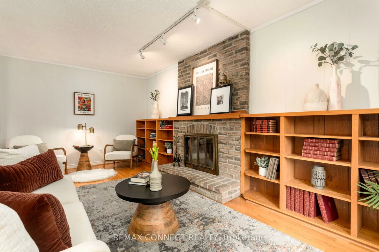 16, Shadberry, Hillcrest Village, Toronto