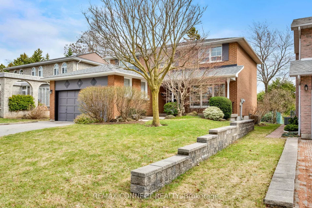 16, Shadberry, Hillcrest Village, Toronto
