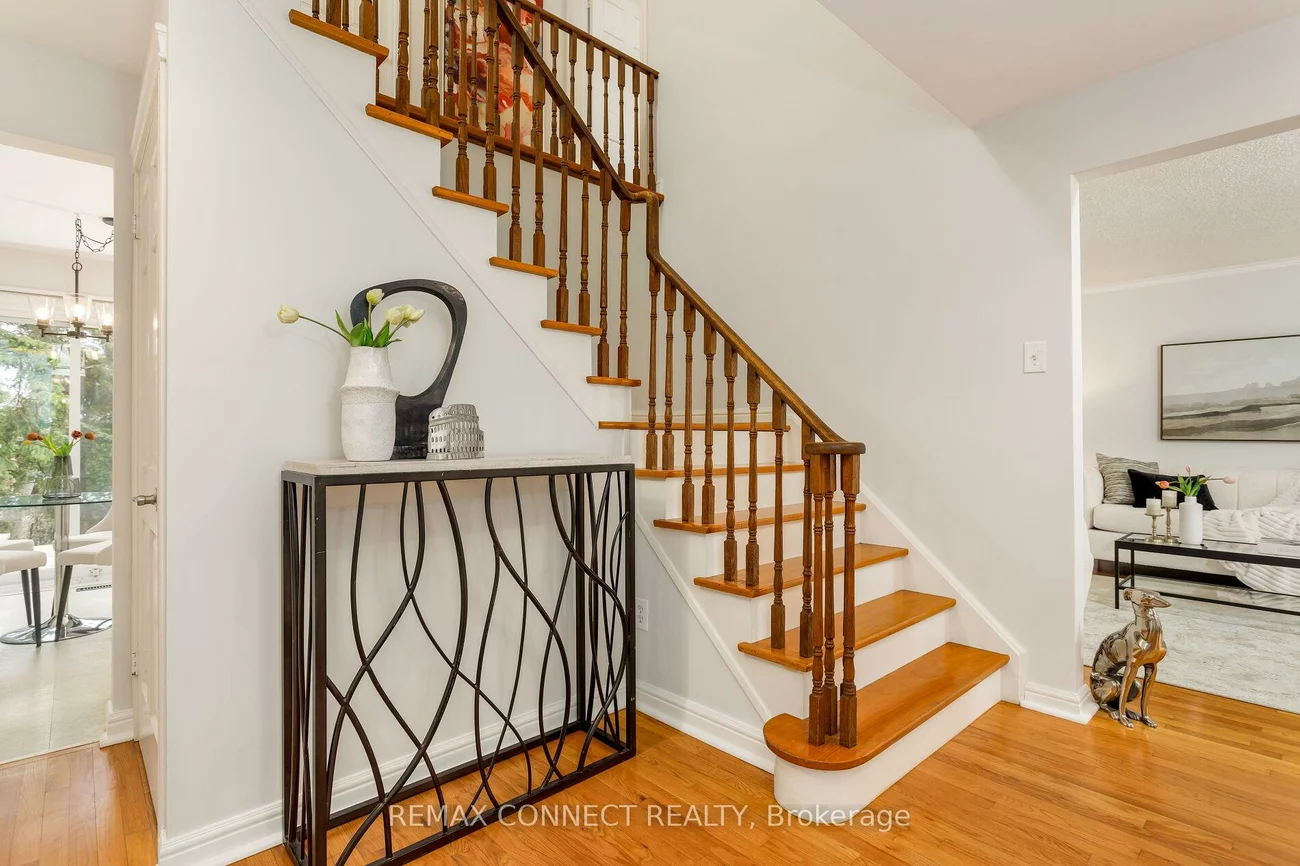 16, Shadberry, Hillcrest Village, Toronto