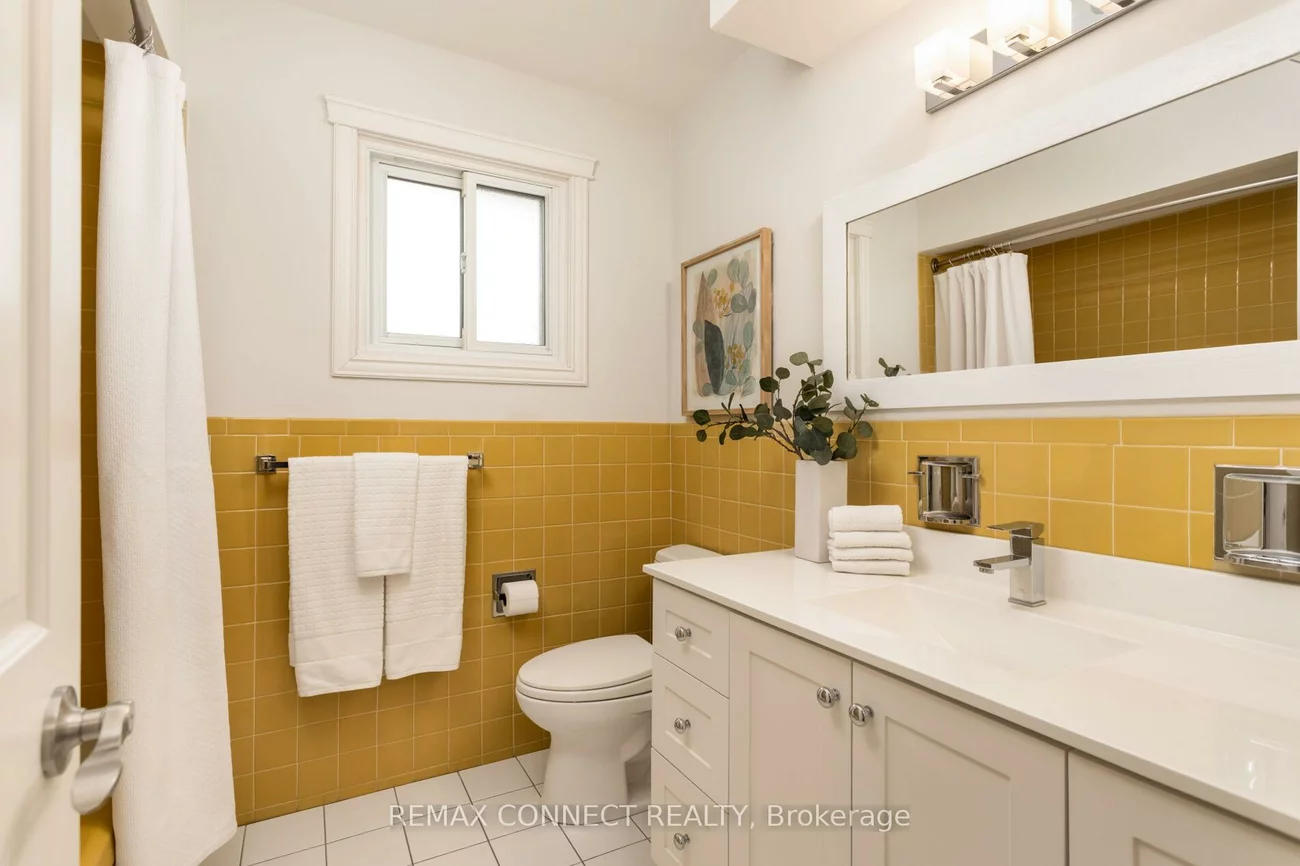 16, Shadberry, Hillcrest Village, Toronto