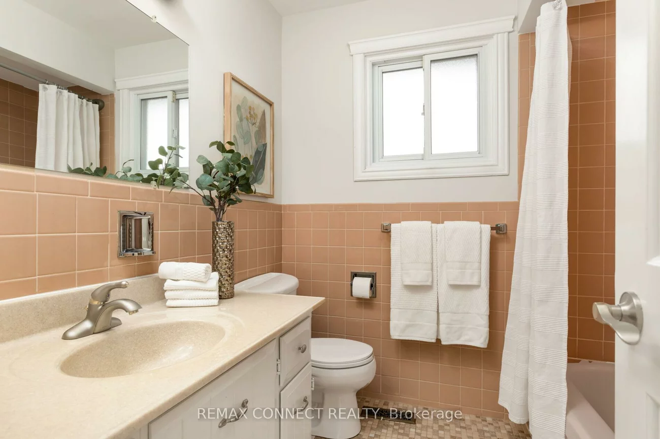 16, Shadberry, Hillcrest Village, Toronto