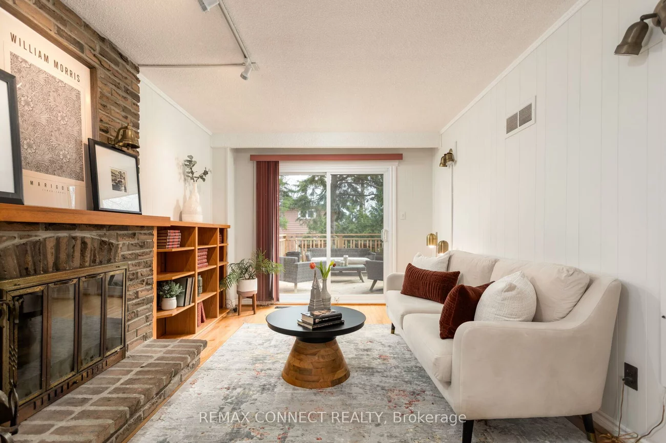 16, Shadberry, Hillcrest Village, Toronto