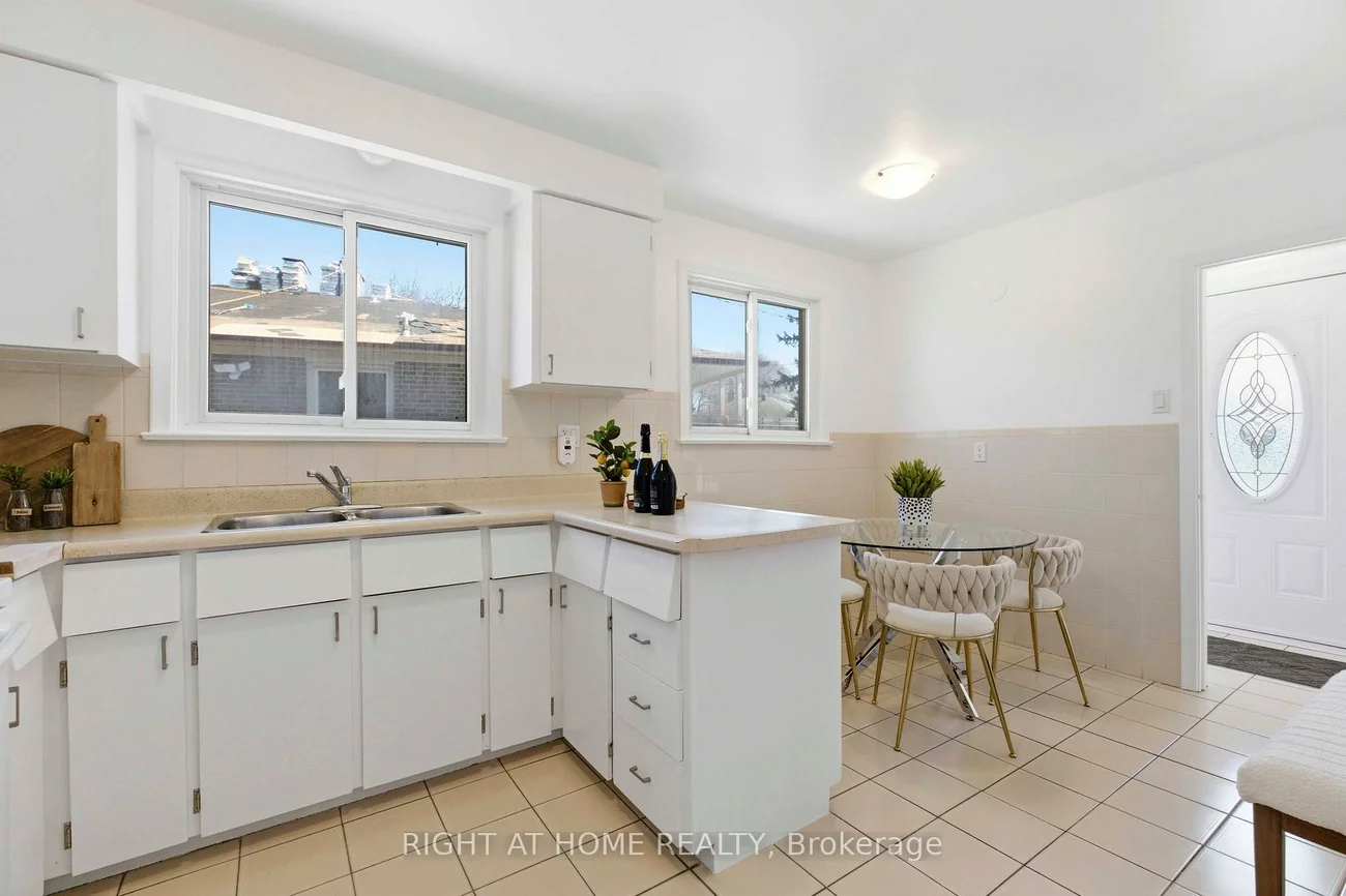 106, Fortrose, Parkwoods-Donalda, Toronto